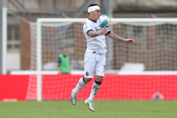 Gary Medel of Bologna FC in action during the Serie A match between Empoli FC and Bologna FC at Stadio Carlo Castellani on September 26, 2021 in...