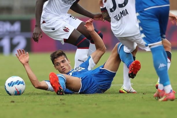 Samuele Ricci of Empoli FC in action during the Serie A match between Empoli FC and Bologna FC at Stadio Carlo Castellani on September 26, 2021 in...