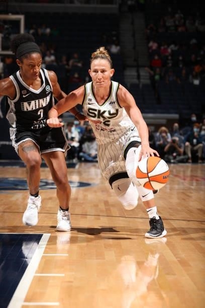 Courtney Vandersloot of the Chicago Sky drives to the basket during the game against the Minnesota Lynx during the 2021 WNBA Playoffs on September...