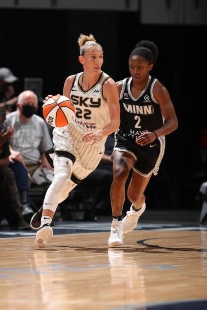Courtney Vandersloot of the Chicago Sky dribbles the ball during the game against the Minnesota Lynx during the 2021 WNBA Playoffs on September 26,...