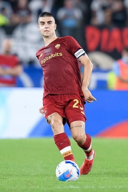 Gianluca Mancini of AS Roma during the Serie A match between SS Lazio and AS Roma at Stadio Olimpico, Rome, Italy on 26 September 2021.