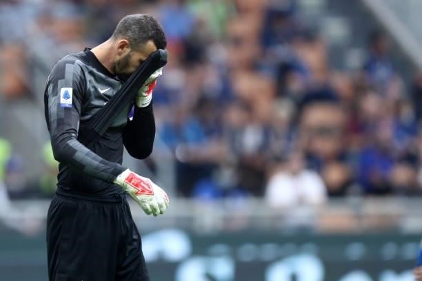 Samir Handanovic of FC Internazionale looks dejected during the Serie A match between FC Internazionale and Atalanta BC at Stadio Giuseppe Meazza on...