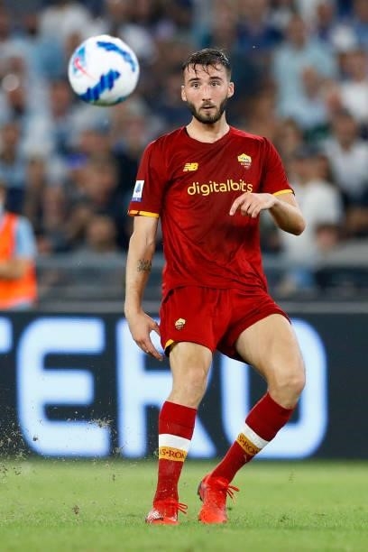 Bryan Cristante of AS Roma controls the ball during the Serie A match between SS Lazio and AS Roma at Stadio Olimpico on September 26, 2021 in Rome,...