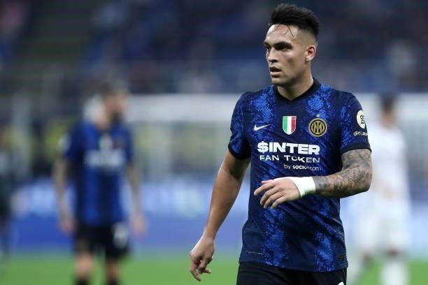 Lautaro Martinez of FC Internazionale looks on during the Serie A match between FC Internazionale and Atalanta BC at Stadio Giuseppe Meazza on...