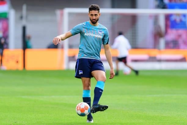 Ishak Belfodil of Hertha BSC controls the ball prior to the Bundesliga match between RB Leipzig and Hertha BSC at Red Bull Arena on September 25,...