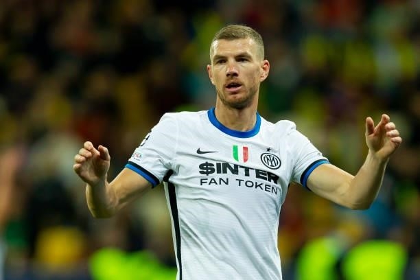 Edin Dzeko of FC Internazionale looks on during the UEFA Champions League group D match between Shakhtar Donetsk and Inter at Metalist Stadium on...