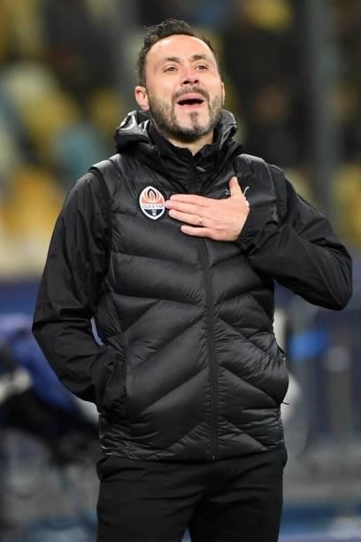 Shakhtar Donetsk's Italian coach Roberto De Zerbi reacts from the sideline during the UEFA Champions League football match between Shakhtar Donetsk...