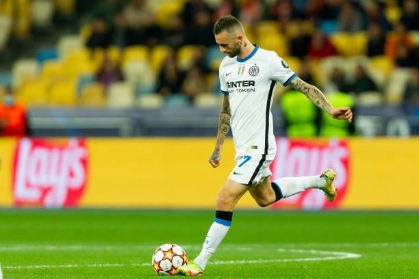 Marcelo Brozovic of FC Internazionale controls the ball during the UEFA Champions League group D match between Shakhtar Donetsk and Inter at Metalist...