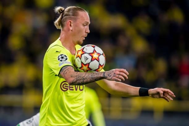 Marius Wolf of Borussia Dortmund in action during the Champions League Group C match between Borussia Dortmund and Sporting Lissabon at the Signal...