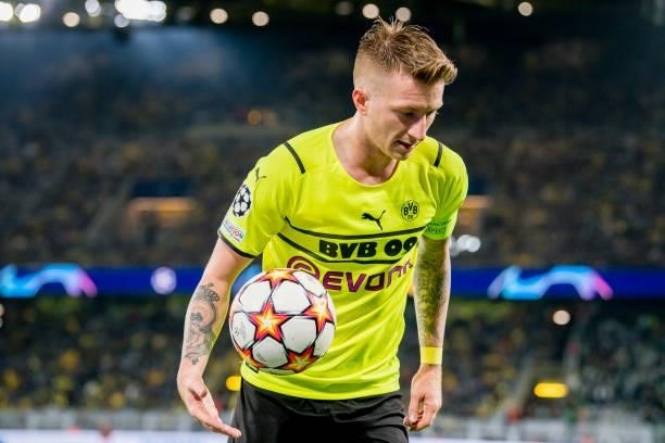 Marco Reus of Borussia Dortmund after the final whistle during the Champions League Group C match between Borussia Dortmund and Sporting Lissabon at...