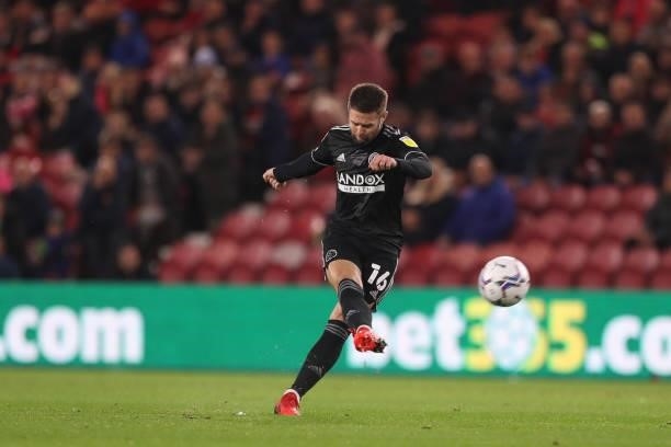 Sheffield United's Oliver Norwood shoots at goal from a free kick during the Sky Bet Championship match between Middlesbrough and Sheffield United at...