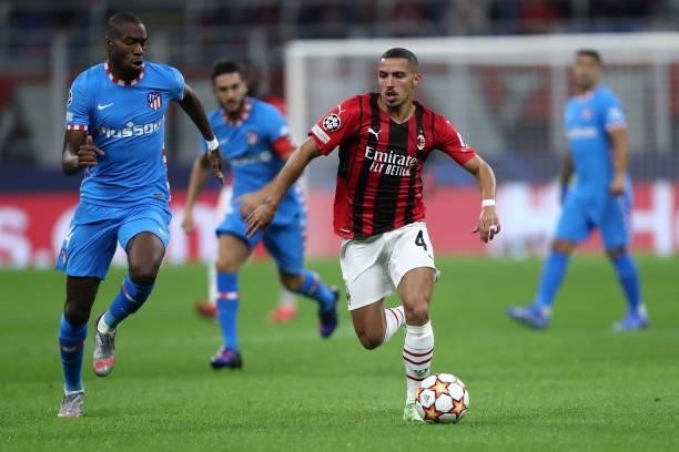 Ismael Bennacer of AC Milan controls the ball during the UEFA Champions League Group B match between AC Milan and Atletico Madrid at Giuseppe Meazza...