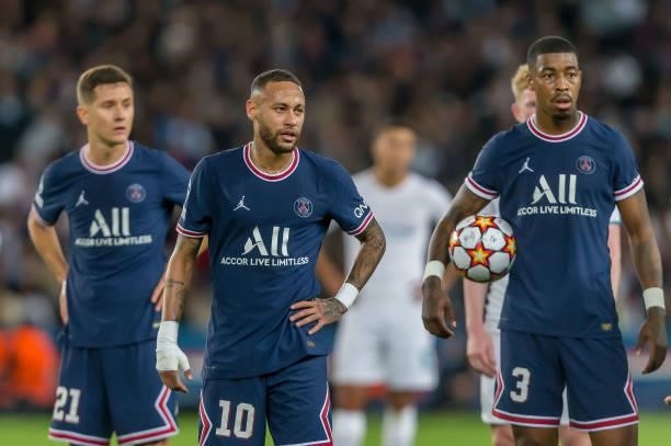 Andre Herrera of Paris Saint-Germain, Neymar of Paris Saint-Germain and Presnel Kimpembe of Paris Saint-Germain Looks on during the UEFA Champions...