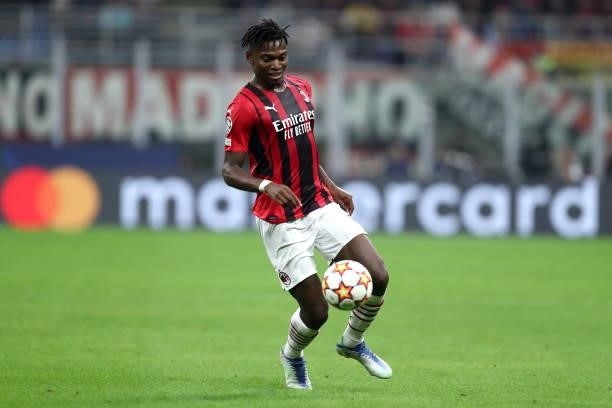 Rafael Leao of AC Milan controls the ball during the UEFA Champions League Group B match between AC Milan and Atletico Madrid at Giuseppe Meazza...
