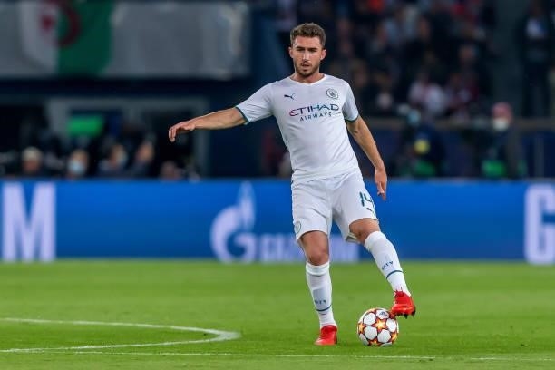 Aymeric Laporte of Manchester City controls the Ball during the UEFA Champions League match between Paris Saint Germain and Manchester City at Parc...