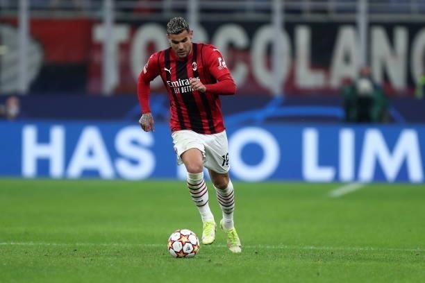 Theo Hernandez of AC Milan controls the ball during the UEFA Champions League Group B match between AC Milan and Atletico Madrid at Giuseppe Meazza...