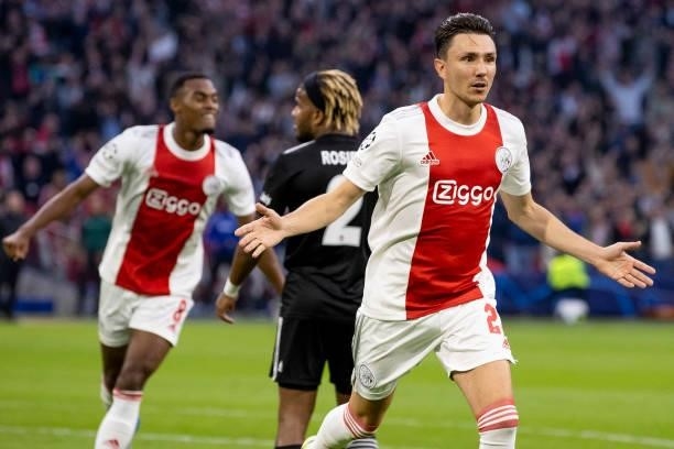 Steven Berghuis of AFC Ajax Celebrates after scoring his teams 1:0 goal during the UEFA Champions League group C match between AFC Ajax and Besiktas...