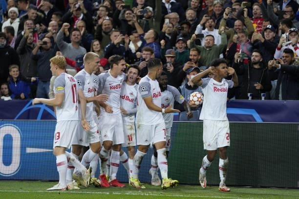 Team Salzburg celebrates their goal during the UEFA Champions League group G match between FC Red Bull Salzburg and Lille OSC at Red Bull Arena on...