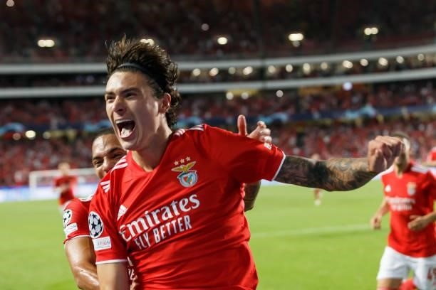 Darwin Nunez of SL Benfica celebrate after winning the UEFA Champions League group E match between SL Benfica and FC Barcelona at Estadio da Luz on...