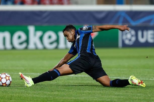 Luis Muriel tries to reach the ball during the UEFA Champions League football match Atalanta BC vs Young Boys on September 29, 2021 at the Gewiss...