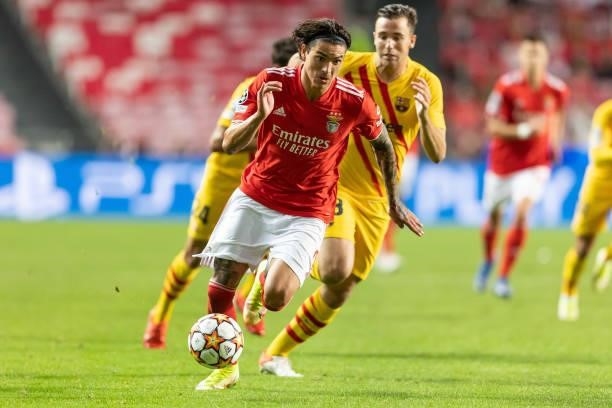 Darwin Nunez of SL Benfica controls the ball during the UEFA Champions League group E match between SL Benfica and FC Barcelona at Estadio da Luz on...