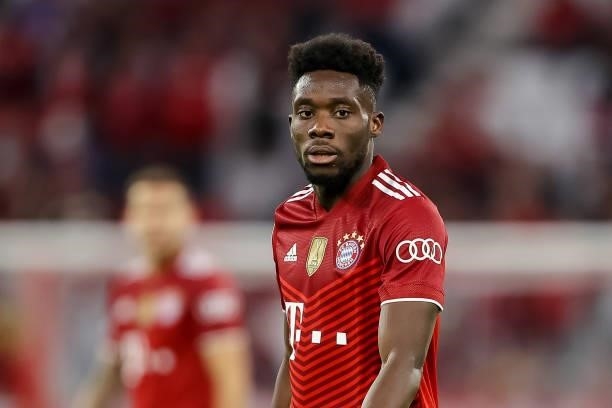 Alphonso Davies of Bayern Muenchen looks on during the UEFA Champions League group E match between FC Bayern Muenchen and Dinamo Kiev at Allianz...
