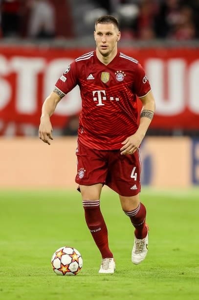 Niklas Suele of Bayern Muenchen controls the ball during the UEFA Champions League group E match between FC Bayern Muenchen and Dinamo Kiev at...