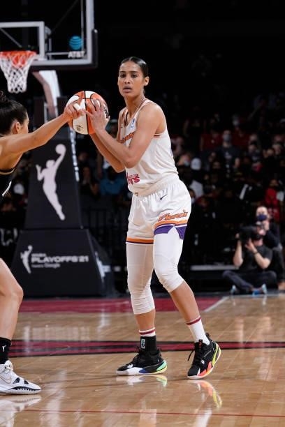 Skylar Diggins-Smith of the Phoenix Mercury handles the ball during the game against the Las Vegas Aces during Game Two of the 2021 WNBA Semifinals...