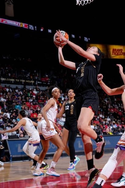 Dearica Hamby of the Las Vegas Aces drives to the basket against the Phoenix Mercury during Game Two of the 2021 WNBA Semifinals on September 30,...