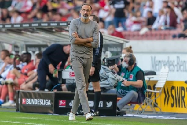 Head coach Pellegrino Matarazzo of VfB Stuttgart Looks on during the Bundesliga match between VfB Stuttgart and TSG Hoffenheim at Mercedes-Benz Arena...