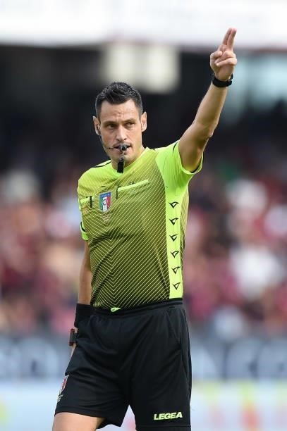 Referee of the match Maurizio Mariani during the Serie A match between US Salernitana 1919 and Genoa CFC at Stadio Arechi, Salerno, Italy on 2...