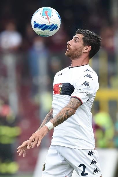 Stefano Sabelli of Genoa CFC controls the ball during the Serie A match between US Salernitana 1919 and Genoa CFC at Stadio Arechi, Salerno, Italy on...