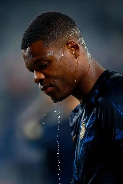 Denzel Dumfries of FC Internazionale looks on prior to the Serie A match between US Sassuolo and FC Internazionale at Mapei Stadium - Citta' del...