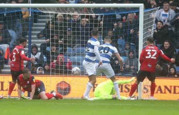 Queens Park Rangers' Jimmy Dunne scores his side's second goal during the Sky Bet Championship match between Queens Park Rangers and Preston North...