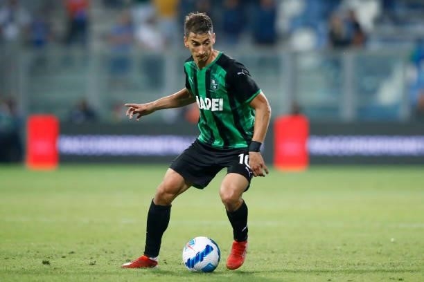Filip Djuricic of Sasssuolo controls the ball during the Serie A match between US Sassuolo and FC Internazionale at Mapei Stadium - Citta' del...