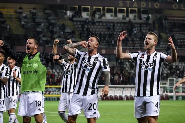 Juventus players celebrate victory in action after the Serie A football match n.7 TORINO - JUVENTUS on October 02, 2021 at the Stadio Olimpico Grande...