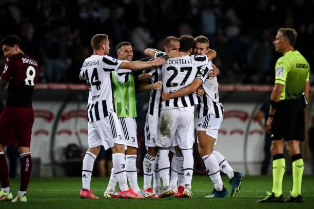 Juventus midfielder Manuel Locatelli celebrates victory with his teammates after the Serie A football match n.7 TORINO - JUVENTUS on October 02, 2021...