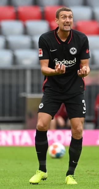 Frankfurt's Austrian midfielder Stefan Ilsanker reacts during the German first division Bundesliga football match between Bayern Munich and Eintracht...