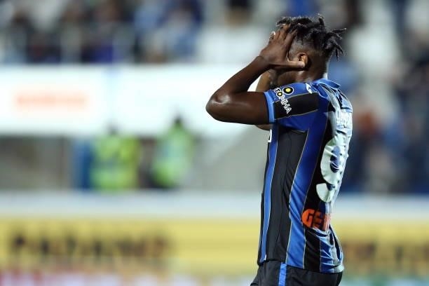 Duvan Zapata of Atalanta BC looks dejected during the Serie A match between Atalanta BC and AC Milan at Gewiss Stadium on October 3, 2021 in Bergamo,...