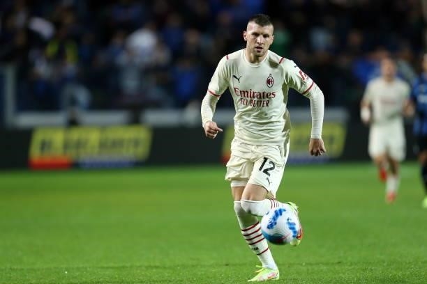 Ante Rebic of AC Milan controls the ball during the Serie A match between Atalanta BC and AC Milan at Gewiss Stadium on October 3, 2021 in Bergamo,...