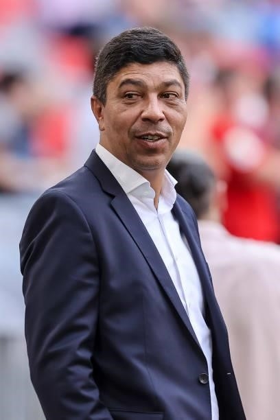Giovane Elber looks on prior to the Bundesliga match between FC Bayern Muenchen and Eintracht Frankfurt at Allianz Arena on October 3, 2021 in...