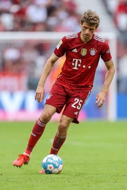 Thomas Mueller of Bayern Muenchen controls the ball during the Bundesliga match between FC Bayern Muenchen and Eintracht Frankfurt at Allianz Arena...