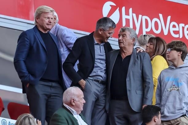 Oliver Kahn of Bayern Muenchen, President Herbert Hainer of Bayern Muenchen and Wolfgang Niersbach look on prior to the Bundesliga match between FC...