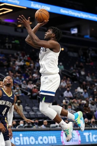 Anthony Edwards of the Minnesota Timberwolves shoots the ball against the New Orleans Pelicans in the first quarter of a preseason game at Target...