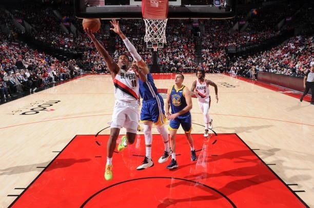 Dennis Smith Jr. #10 of the Portland Trail Blazers shoots the ball during the game against the Golden State Warriors on October 4, 2021 at the Moda...