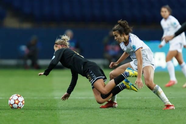 Olha Basanska of WFC Zhytlobud-1 Kharkiv and Claudia Florentino of Real Madrid battle for the ball during the UEFA Women's Champions League group B...