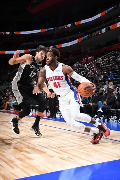 Saddiq Bey of the Detroit Pistons drives to the basket during a preseason game against the San Antonio Spurs on October 6, 2021 at Little Caesars...