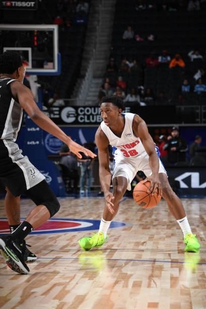 Saben Lee of the Detroit Pistons handles the ball during a preseason game against the San Antonio Spurs on October 6, 2021 at Little Caesars Arena in...
