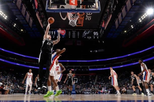 Luka Samanic of the San Antonio Spurs shoots the ball during a preseason game against the Detroit Pistons on October 6, 2021 at Little Caesars Arena...