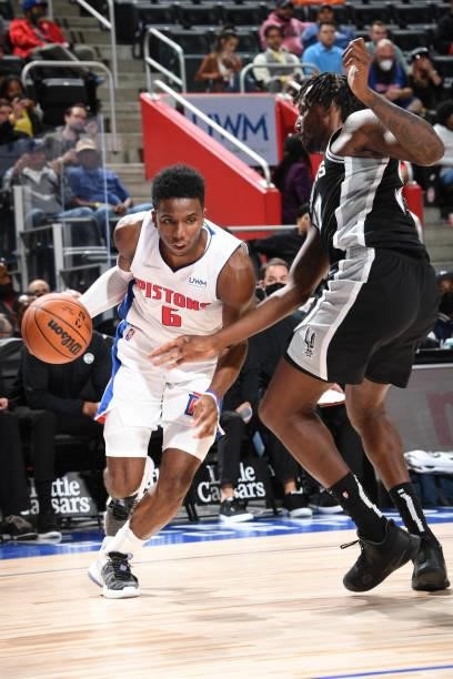 Hamidou Diallo of the Detroit Pistons drives to the basket during a preseason game against the San Antonio Spurs on October 6, 2021 at Little Caesars...